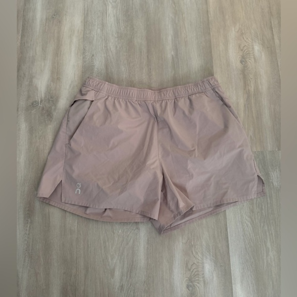 ON CLOUD SHORTS NWOT